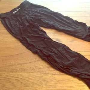 Girls black lt wt ivivva joggers
